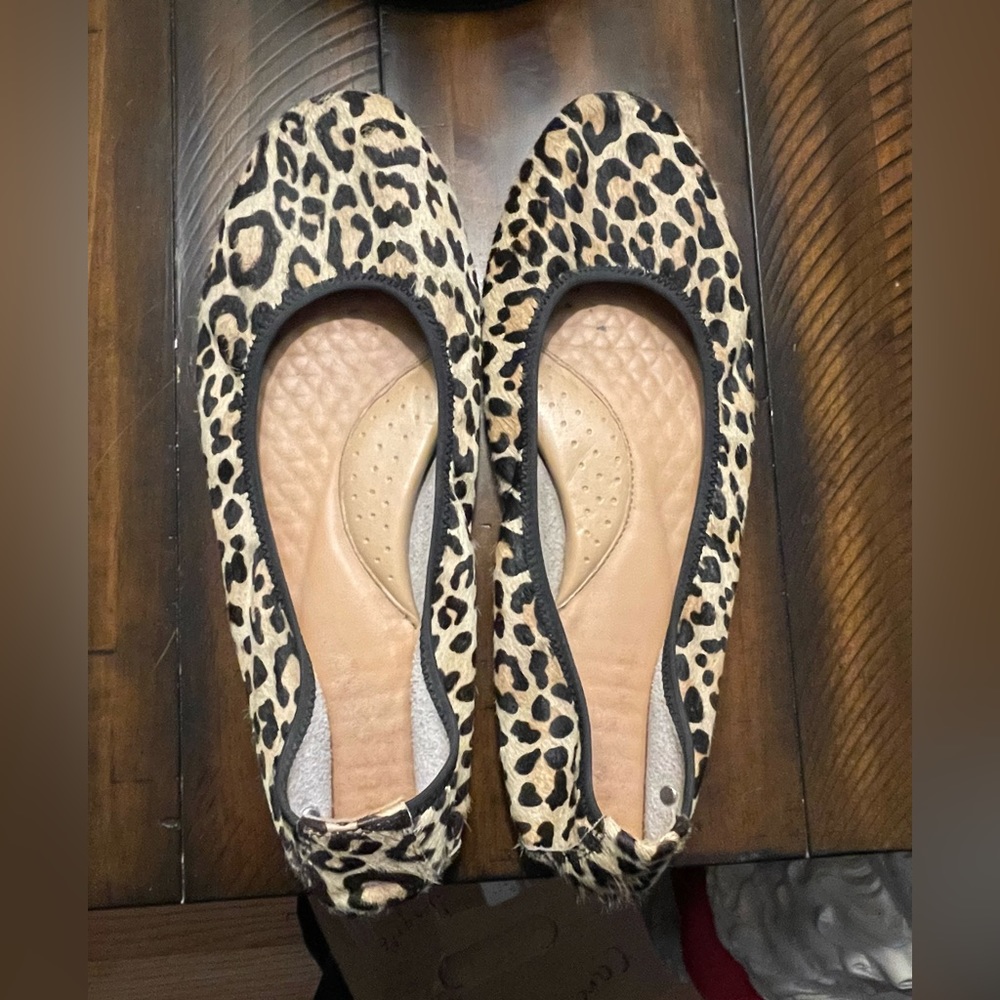 Hush Puppies Women’s Chaste Ballet Leopard Print Calf Hair Ballet Flats 8.5 Wide